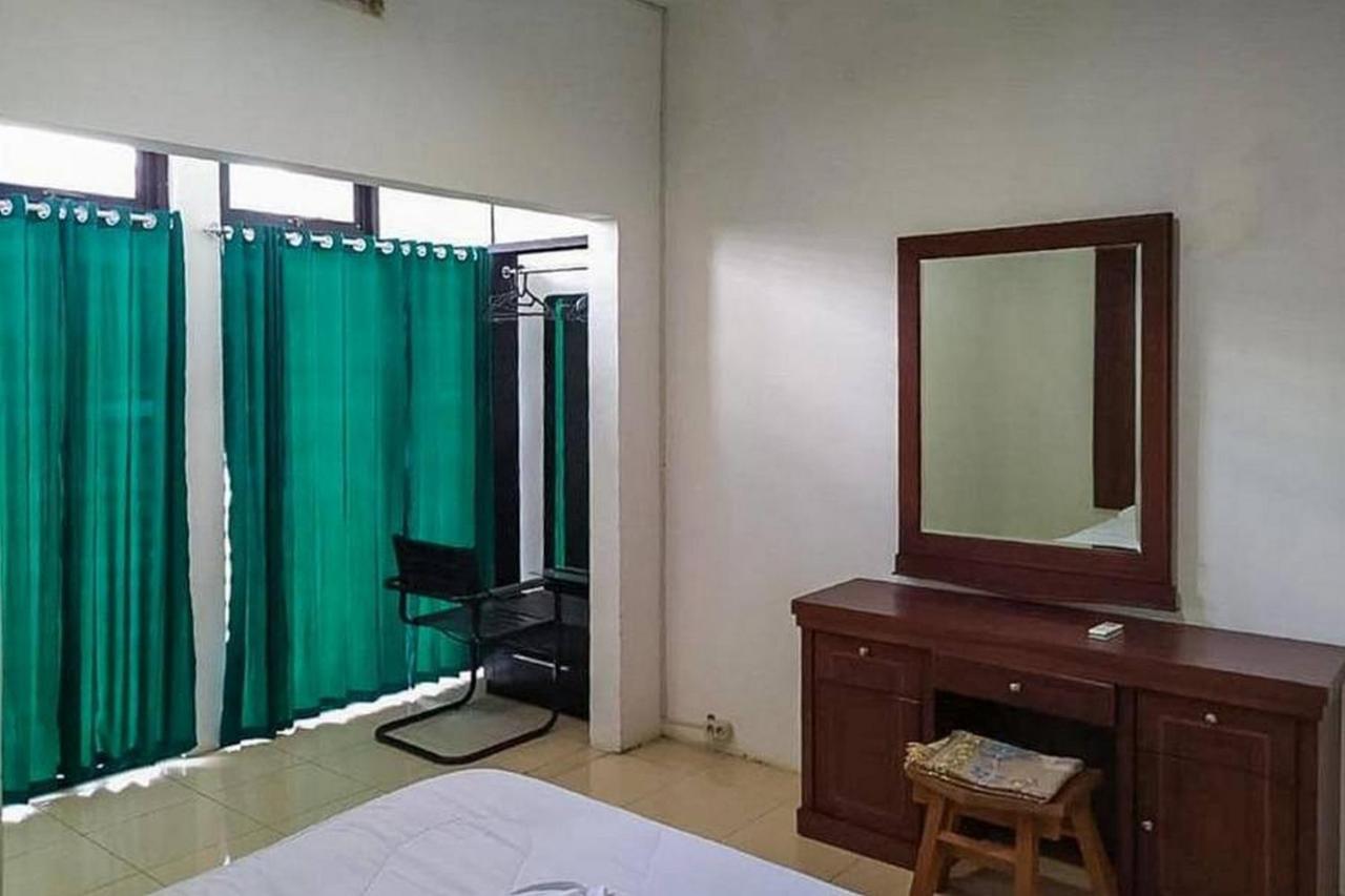 Graha Ht Sumantri Mitra Reddoorz Hotell Tasikmalaya Exteriör bild